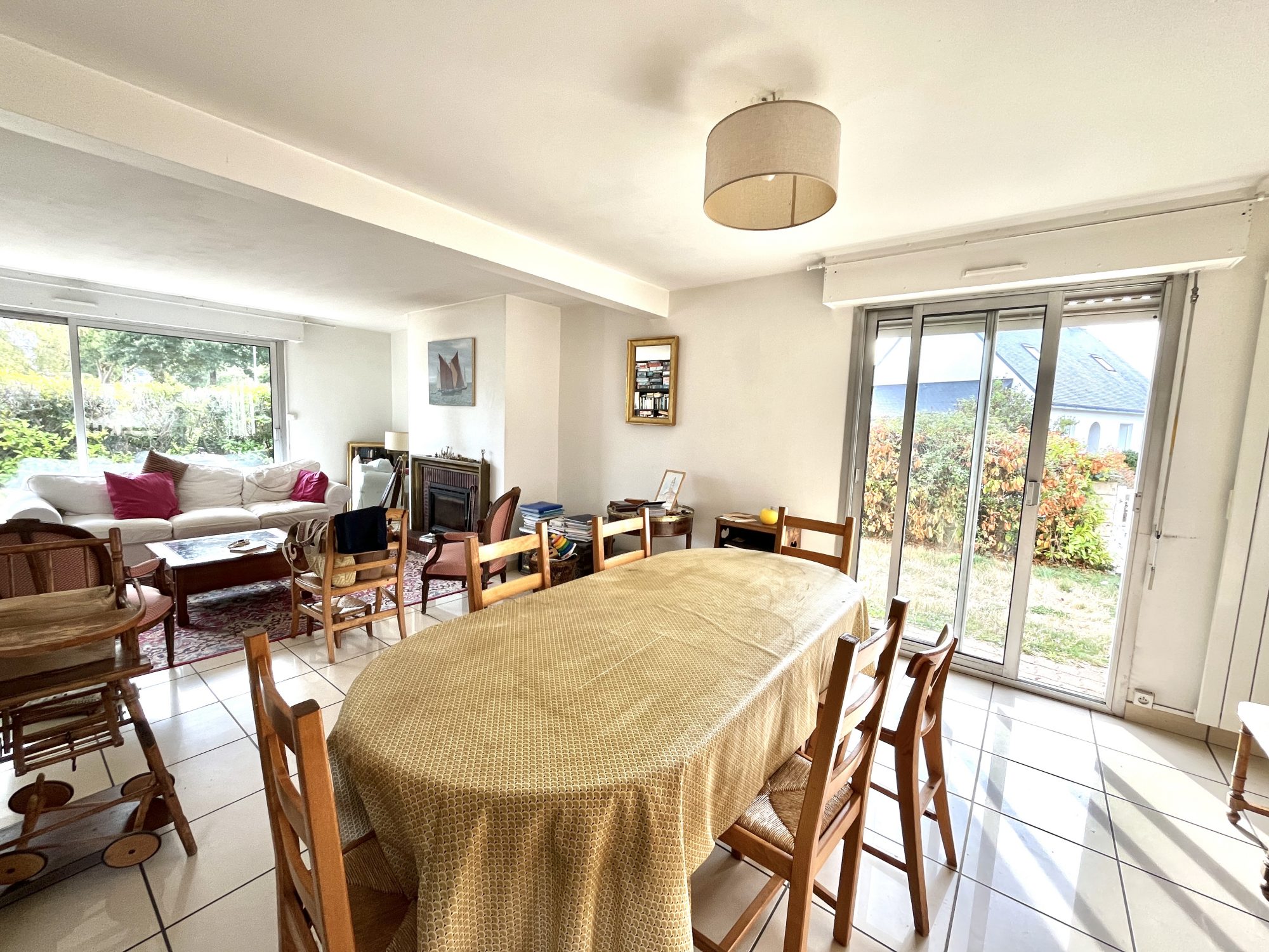 Bien: A VENDRE - A pied des commerces et du centre ville - SENE