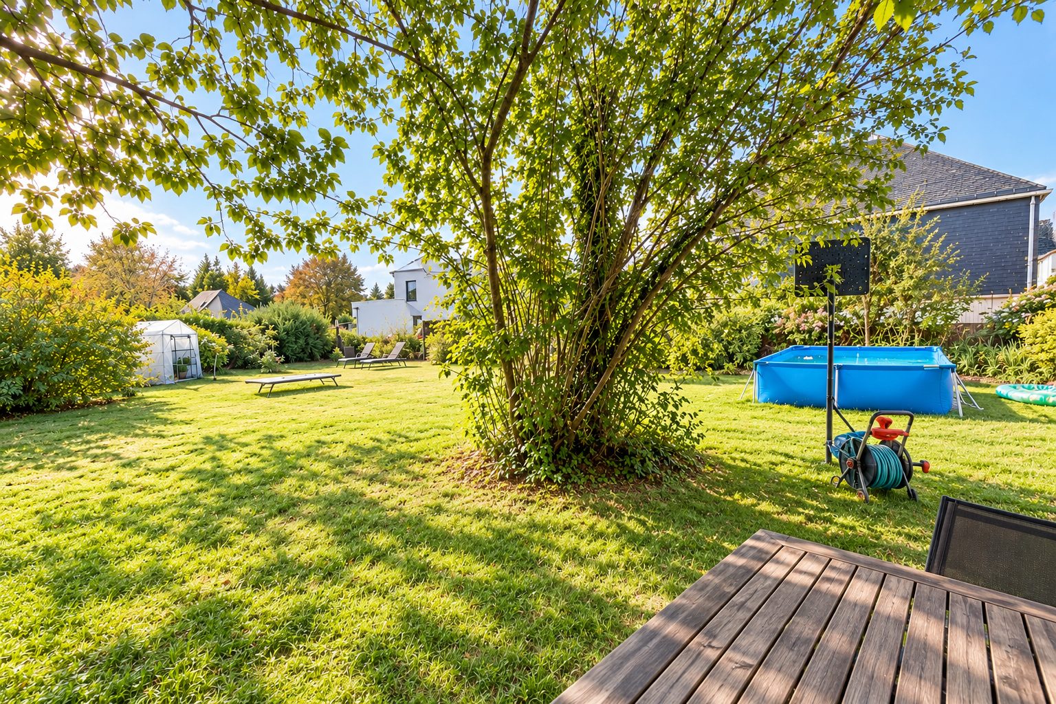 Bien: A VENDRE - PLESCOP – À PIED DU BOURG – MAISON 3 CHAMBRES AVEC BEAU JARDIN