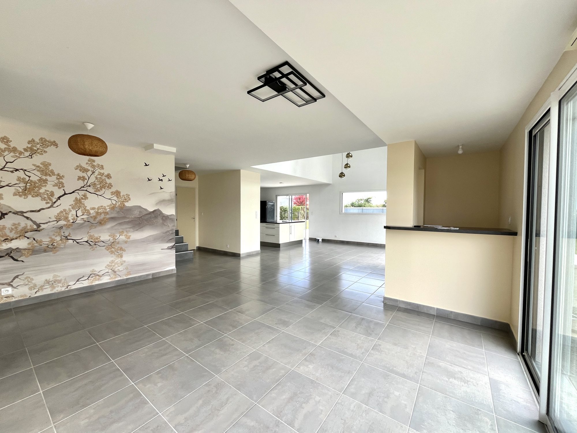 Bien: A VENDRE -VANNES Maison CONTEMPORAINE en impasse.