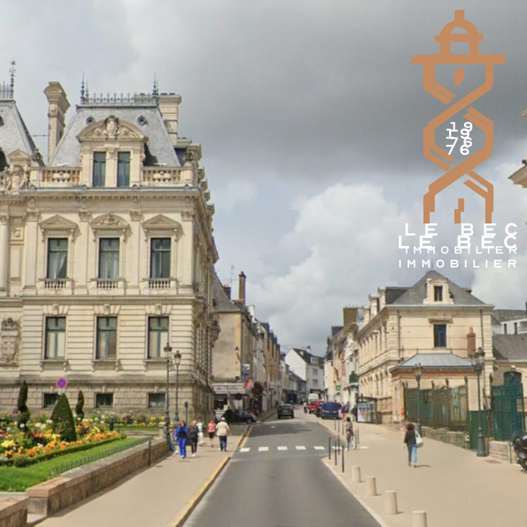 Bien: En plein coeur du centre-ville de Vannes : BUREAUX A VENDRE